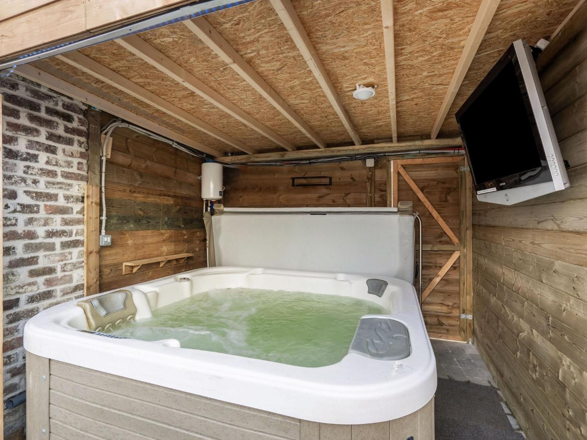 Tasteful Holiday Home In Loppem With Jacuzzi Esterno foto